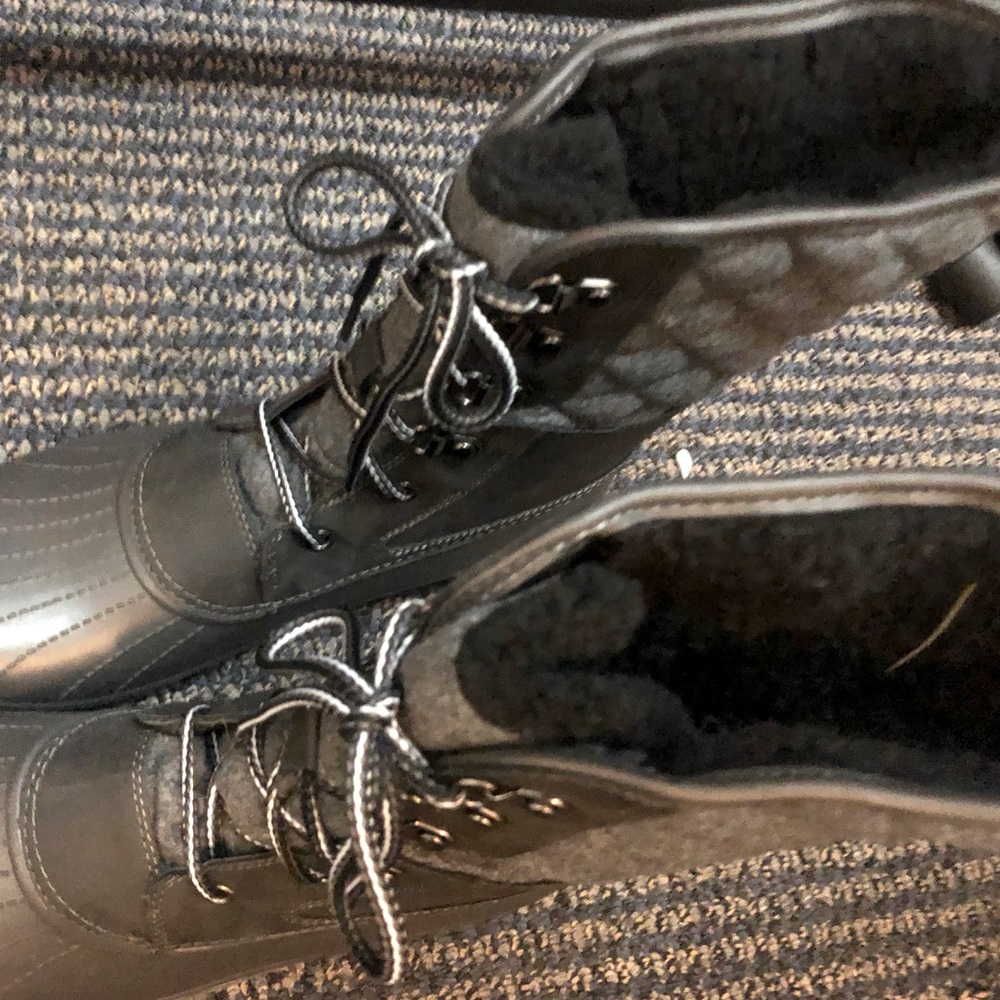 Never worn snow boots